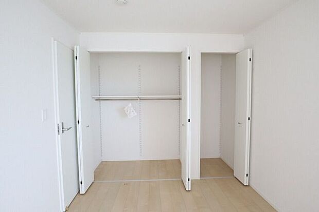 ◇クローゼット◇ 同仕様全居室収納付き♪お部屋がスッキリとお使いいただけます♪