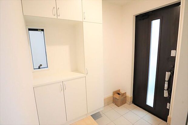 ◇玄関◇ 同仕様シューズボックス付きの玄関♪玄関がスッキリとお使いいただけます♪