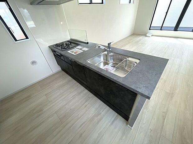 ◇キッチン◇ 使い勝手の良いカウンターシステムキッチン♪家事がはかどりそうです♪