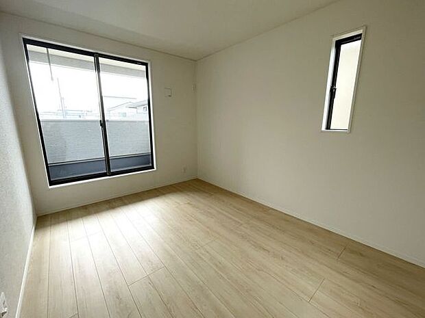 ◇洋室6.0帖◇2面採光のお部屋は明るく風通しが良いです♪収納もしっかり出来ますよ！