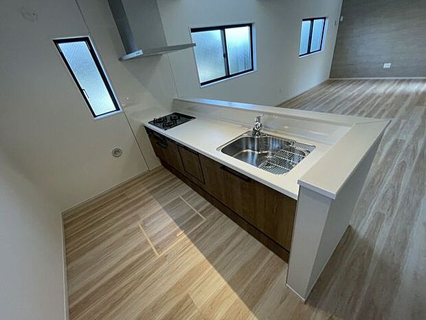 キッチン　使い勝手の良いカウンターシステムキッチン♪家事がはかどりそうです♪