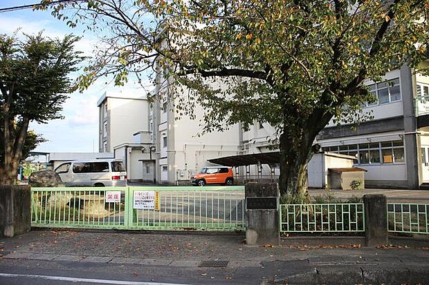 春日井市立鳥居松小学校 600m