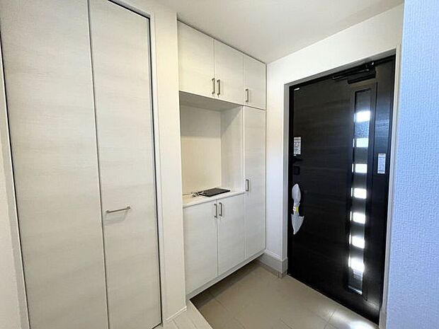 ◇玄関◇シューズボックス付きの玄関♪玄関がスッキリとお使いいただけます♪