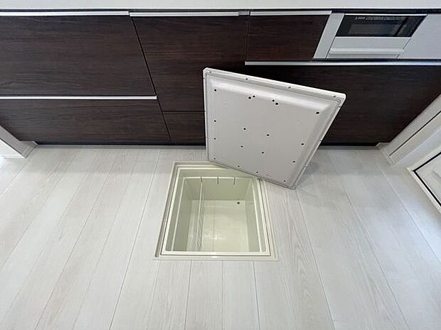 ○床下収納○あまり使わないものの収納に是非！キッチンがスッキリ片付きます♪