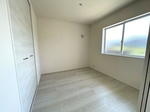 ◇洋室4.5帖◇キッズスペースや書斎としても使えるLDK併設洋室♪