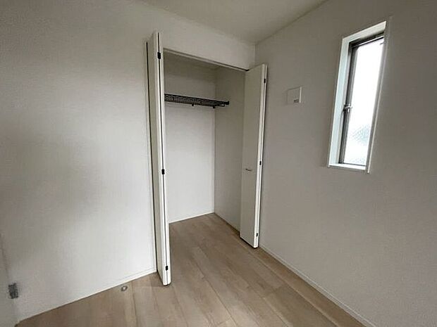 ◇クローゼット◇　全居室収納付き♪お部屋がスッキリとお使いいただけます♪