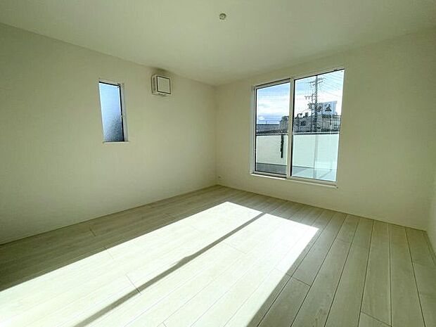 ◇洋室8.0帖◇ゆとりのある広さです♪