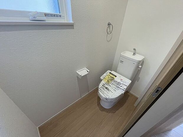 ◇トイレ◇1階2階とも温水洗浄便座♪便座が暖かく、冬でも快適です♪