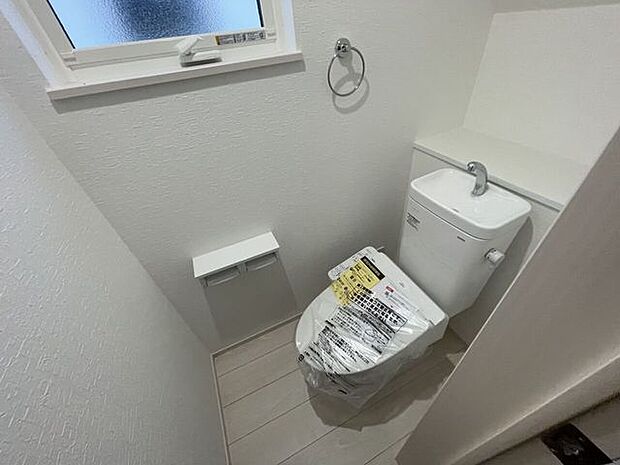 ◇トイレ◇1階2階とも温水洗浄便座♪便座が暖かく、冬でも快適です♪