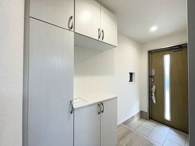 ◇玄関◇シューズボックス付きの玄関♪玄関がスッキリとお使いいただけます♪