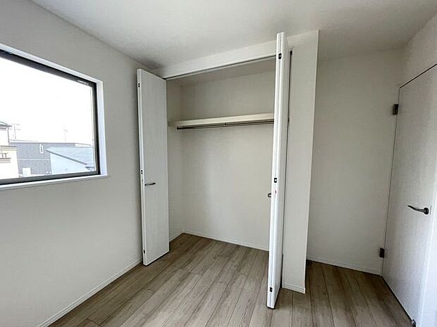 ◇クローゼット◇全居室収納付き♪お部屋がスッキリとお使いいただけます♪