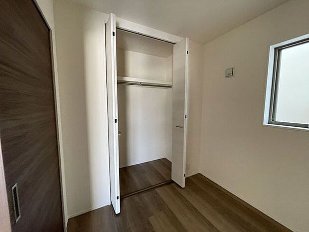 ◇クローゼット◇　全居室収納付き♪お部屋がスッキリとお使いいただけます♪