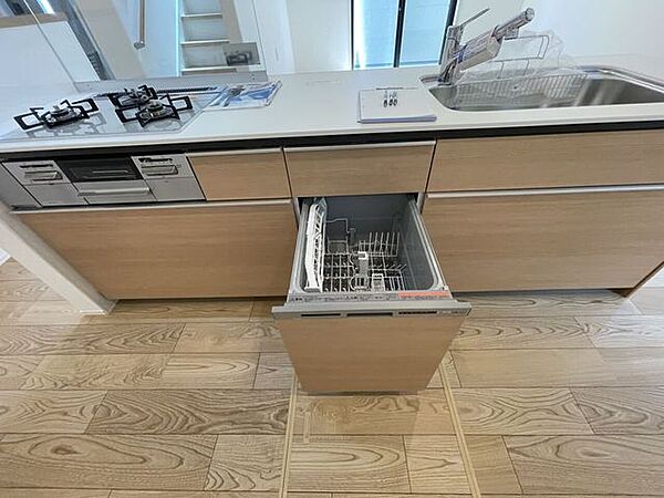 食器洗浄乾燥機キッチンには嬉しい食洗機付き♪家事の時短や手荒れの防止、節水などメリットいっぱい♪