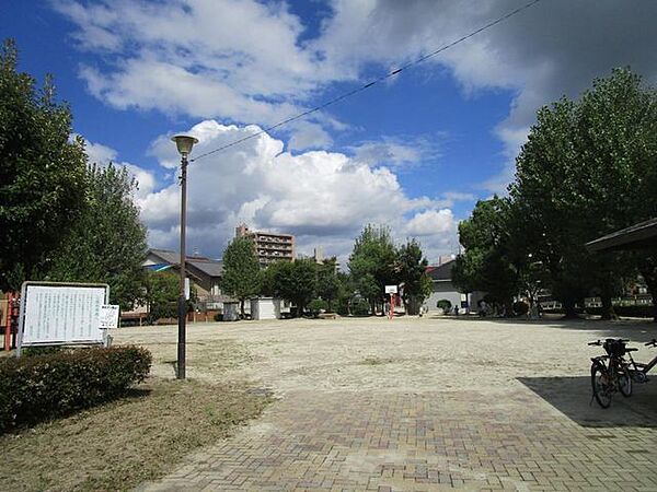 弥生公園 150m
