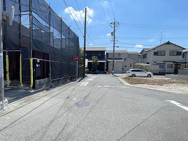 前面道路　南側