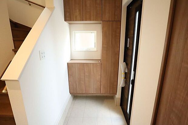 ◇玄関◇　同仕様シューズボックス付きの玄関♪玄関がスッキリとお使いいただけます♪