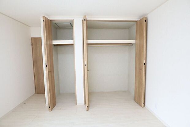 ◇クローゼット◇　同仕様全居室収納付き♪お部屋がスッキリとお使いいただけます♪