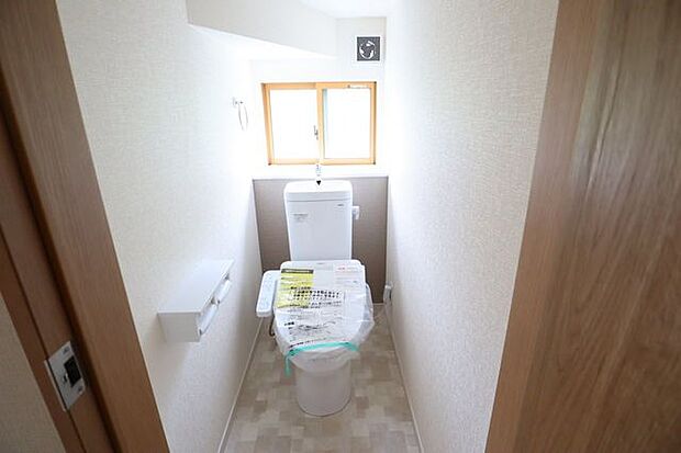 ◇トイレ◇　同仕様1階2階とも温水洗浄便座♪便座が暖かく、冬でも快適です♪