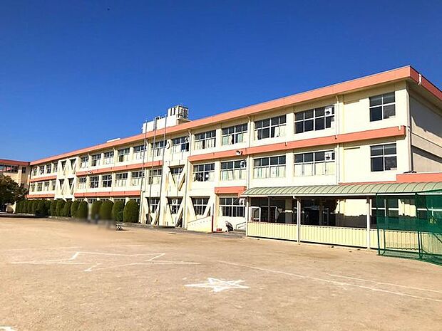 小牧市立味岡小学校 味岡小学校 800m