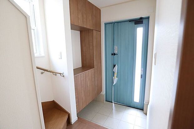 ◇玄関◇ 同仕様シューズボックス付きの玄関♪玄関がスッキリとお使いいただけます♪