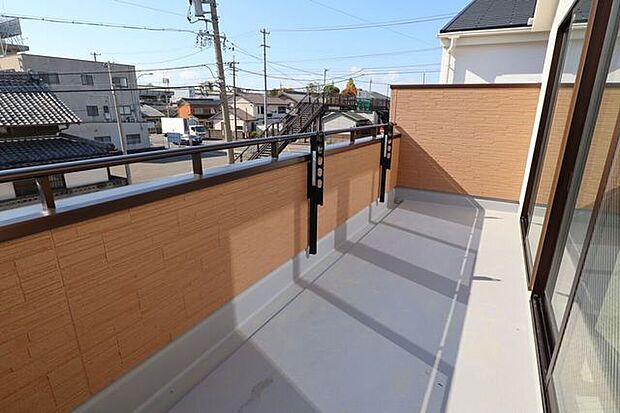 ◇バルコニー◇ 同仕様南東向きバルコニー♪陽当たりが良く洗濯物が良く乾きそうです♪