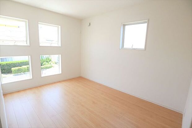 ◇洋室◇　同仕様ゆとりのある広さです♪大容量のWIC完備！