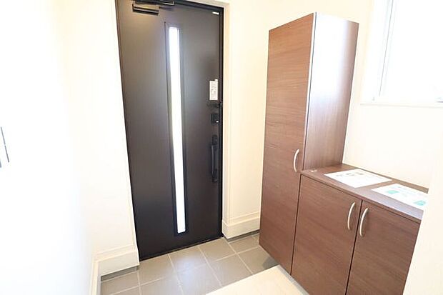 ◇玄関◇　同仕様シューズボックス付きの玄関♪玄関がスッキリとお使いいただけます♪