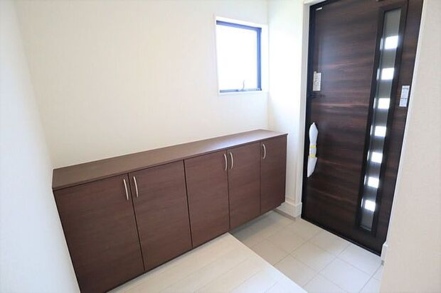 ◇玄関◇ 同仕様シューズボックス付きの玄関♪玄関がスッキリとお使いいただけます♪