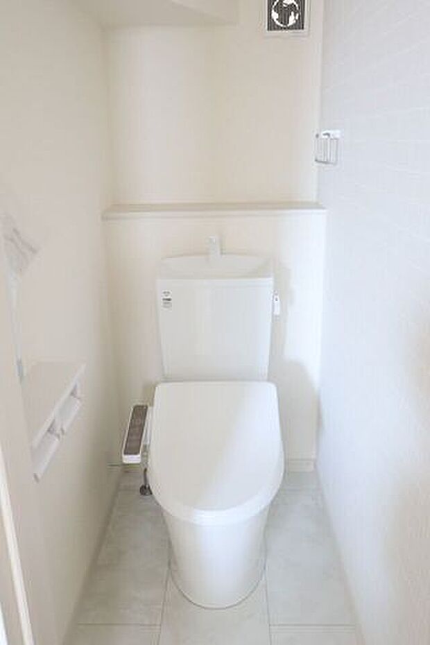 ◇トイレ◇　同仕様1階2階とも温水洗浄便座♪便座が暖かく、冬でも快適です♪