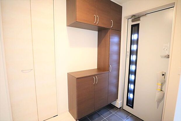 ◇玄関◇ 同仕様シューズボックス付きの玄関♪玄関がスッキリとお使いいただけます♪
