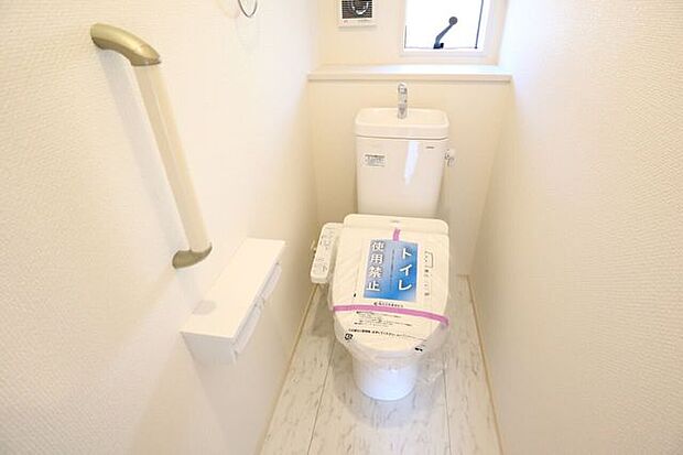 ◇トイレ◇　同仕様1階2階とも温水洗浄便座♪便座が暖かく、冬でも快適です♪