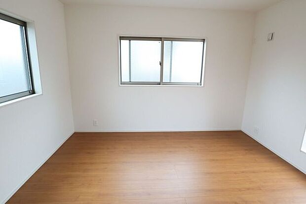 ◇洋室◇　同仕様2面採光のお部屋は明るく風通しが良いです♪収納もしっかり出来ますよ！