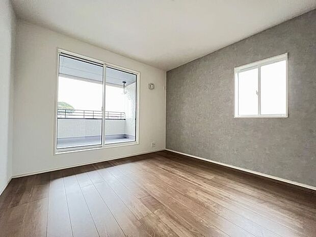 ◇洋室◇　同仕様2面採光のお部屋は明るく風通しが良いです♪収納もしっかり出来ますよ！
