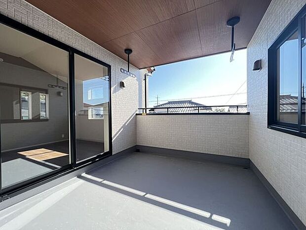 ◇インナーバルコニー◇　同仕様急な雨も安心のインナーバルコニー♪外からお洗濯物が見えにくくプライバシーも守れますね♪