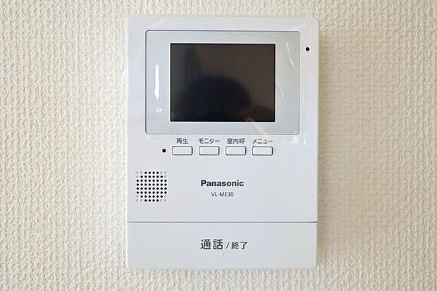 ○カラーモニター付インターホン○　同仕様不在時の訪問は自動で録画されます。訪問者の顔が確認できるのでお子様の留守番にも安心です♪