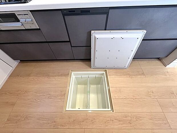 ○床下収納○あまり使わないものの収納に是非!キッチンがスッキリ片付きます♪