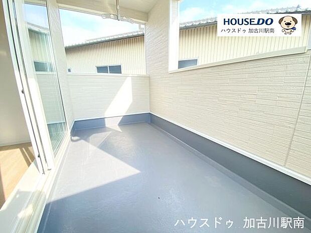 陽当たり良好バルコニー!洗濯物も、ひなたぼっこも、ここで♪