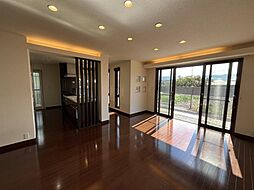 昭和町河西　170坪　セキスイハイム「ドマーニ」中古住宅 2SLDKのリビング/ダイニング