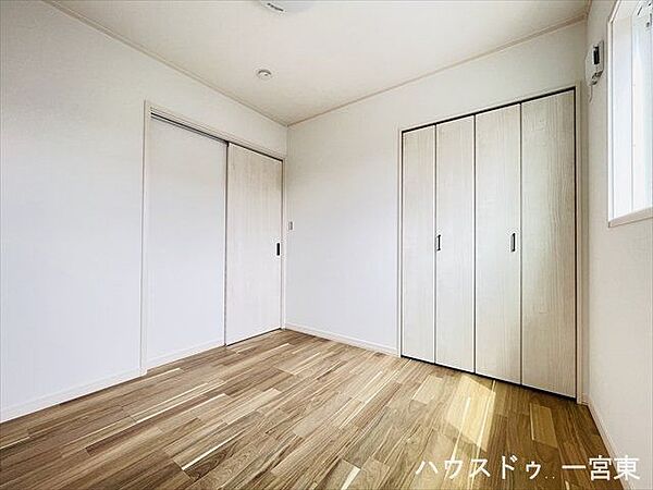 ≪3階4.5帖≫コンパクトなお部屋ですが、収納は充実しております。