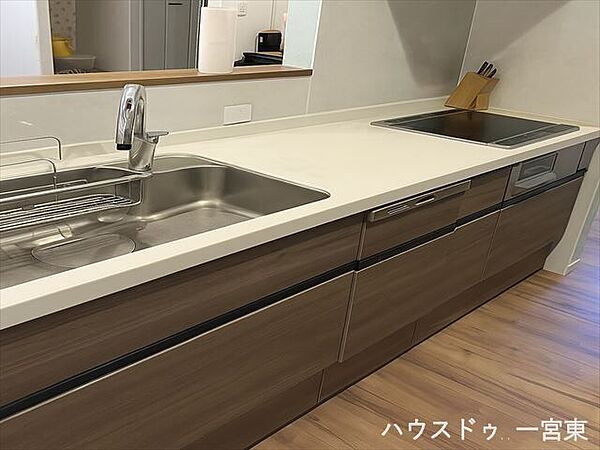 ※一部家具消し加工をおこなっています。キッチンをぐるっと回遊できます。動線が良く、動きやすいです
