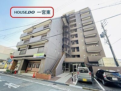 外観：最寄り駅：ＪＲ東海道本線 「尾張一宮」 駅 徒歩9分。1985年築10階建ての中古マンションです。
