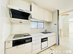 一宮市今伊勢町宮後字北山中：キッチン