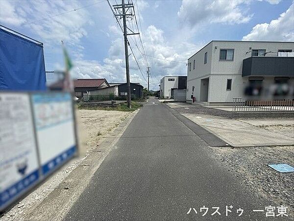 ≪東側北向き　幅約3.0ｍ≫セットバックが必要となりますが、緊急車両なども入ってこれるようになるので災害時にも安心ですね。