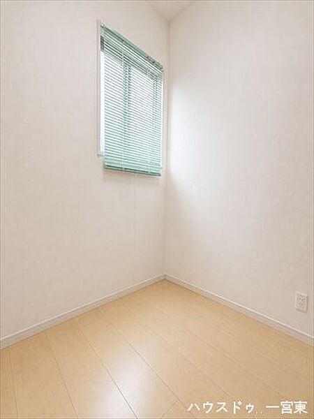 ※居住中につき室内を CG にて物消しをしたものです。【2階】収納以外でも、書斎や仕事そして家事などで活用するのにもピッタリです。窓もあるので、採光、通風ともに良好◎