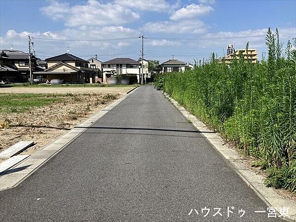 ≪北側　幅約3.8ｍ≫セットバックが必要となりますが、道路幅が広がるので車の出し入れもしやすくなりますね。