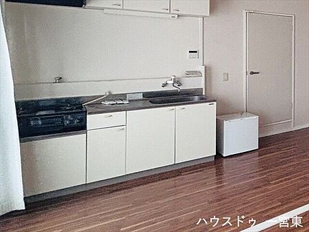 収納スペースもしっかりあります。お料理の段取りもよくなりますね。