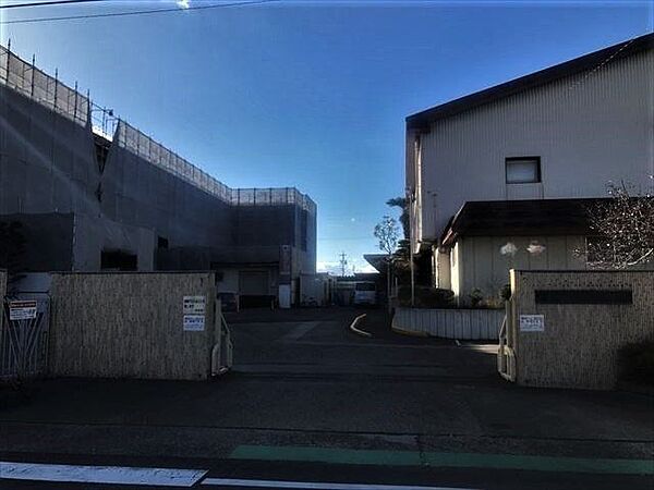 大和東小学校【教育目標】自ら学び考える、心身ともに健やかな児童の育成【めざす児童像】・よく考える子・心豊かな子・強くたくましい子 1960m