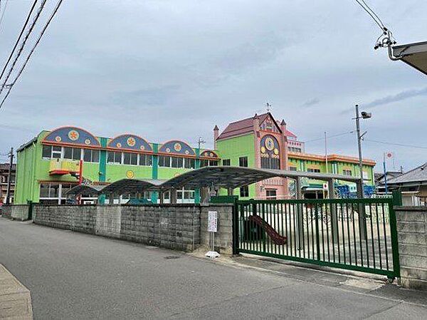 金剛幼稚園教育内容幼稚園での学びに加え、専門講師に特別指導をおこない、一緒になって個性を生かした指導に心がけています。 950m