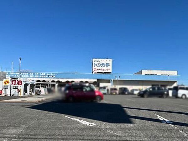 ミスタートンカチ 菰野店営業時間 9:00～20:00灯油 9:00～19:30駐車場 あり取扱サービス 灯油お支払方法 現金 4690m