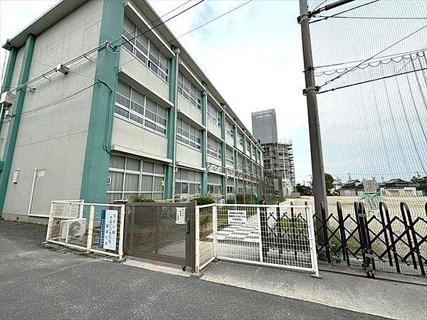 日永小学校学校教育目標なかまとつながる　ひながっ子 980m